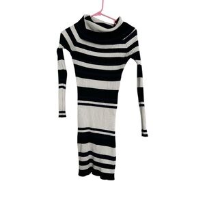 3/$7 Black, navy, white striped long sleeve mini dress size M #stripedress
